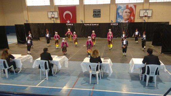 Elmadağ İlçe Milli Eğitim Müdürlüğü Okullar Arası Halk Oyunları Yarışması Düzenledi
