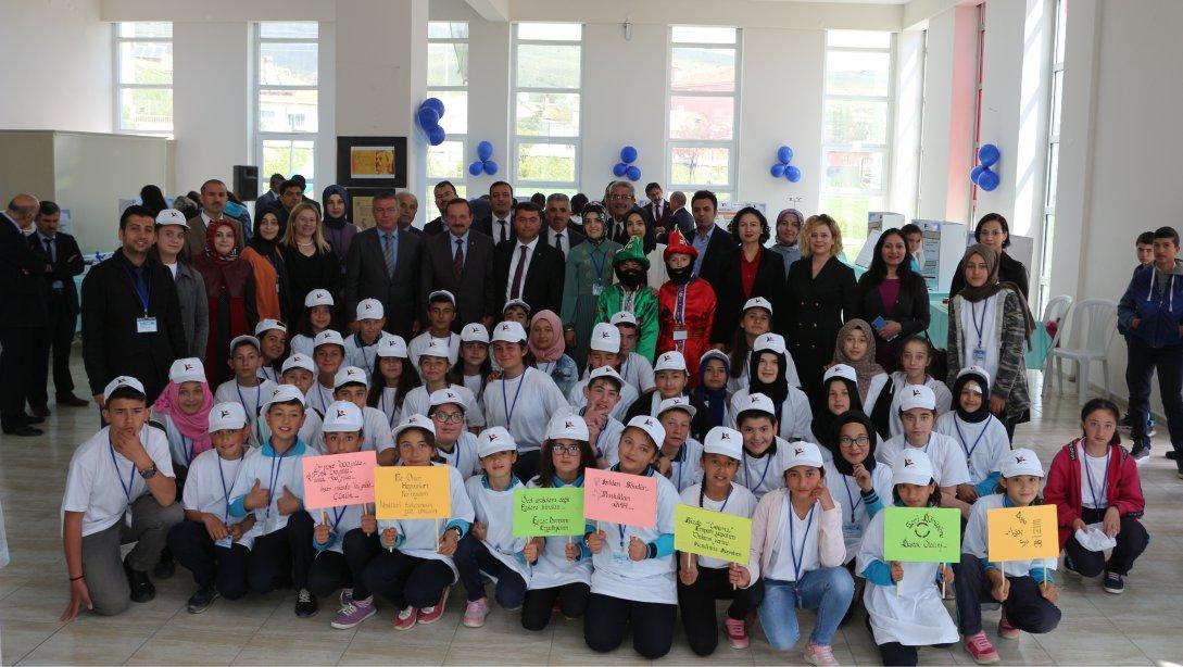 Fatih Ortaokulu TÜBİTAK 4006 Bilim Fuarı Açılışı Yapıldı