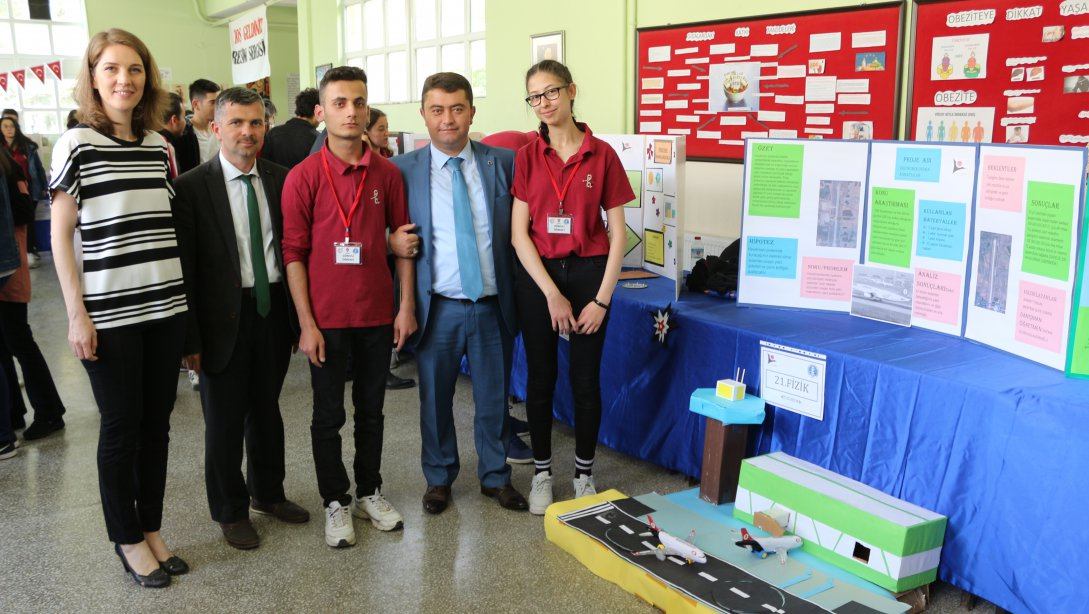 Hasanoğlan Atatürk Fen Lisesi TÜBİTAK 4006 Bilim Fuarı ve Resim Sergisi Açılışı Yapıldı