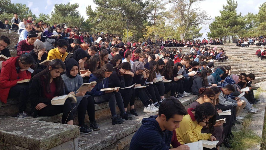 Hasanoğlan Atatürk Fen Lisesi Öğrenci ve Öğretmenlerinin 