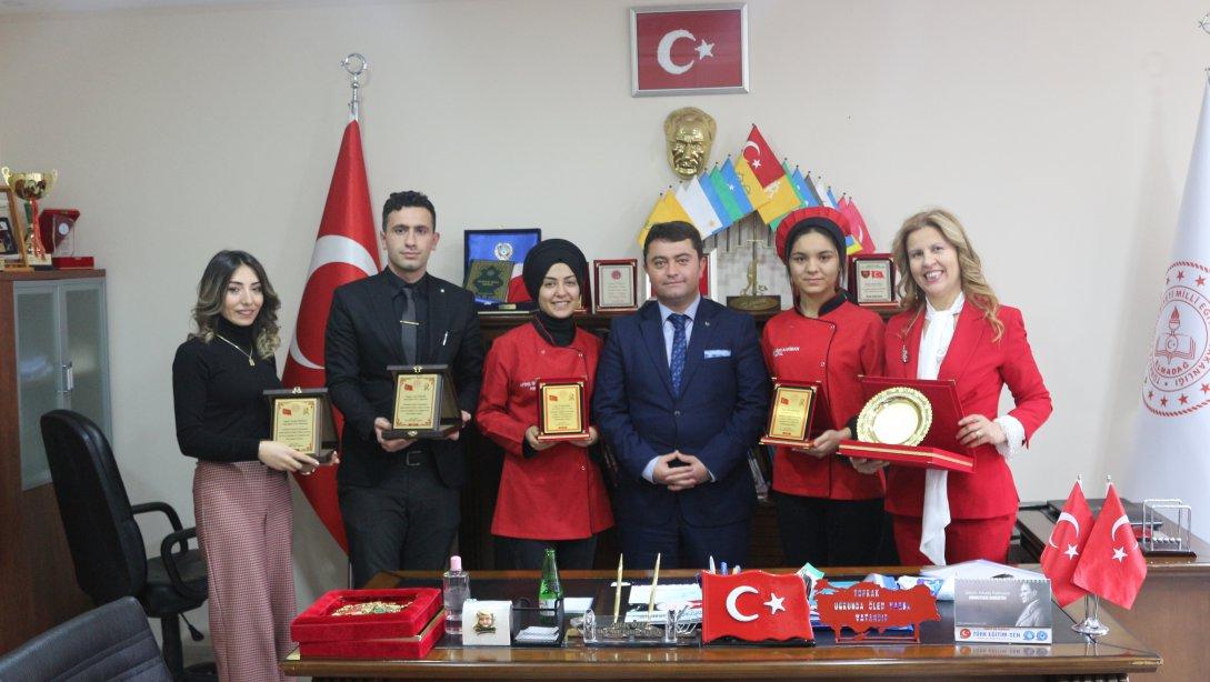 Uzakdoğu Mutfağı Yemek Yarışmasında Türkiye 2.'si Olan Hasanoğlan MTAL, İlçe Milli Eğitim Müdürümüz Aytaç ÖZEL'i Makamında Ziyaret Etti