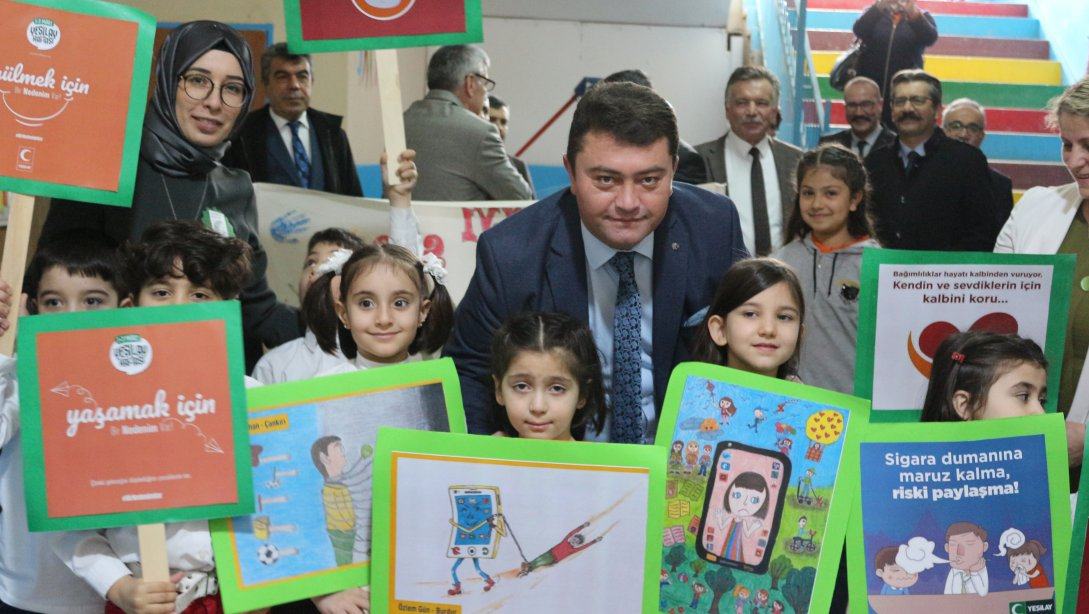 İlçemizde Yeşilay Haftası Dr. Ahmet Kazım Mıhçıoğlu İlk ve Ortaokulu´nun Hazırladığı Programla Kutlandı