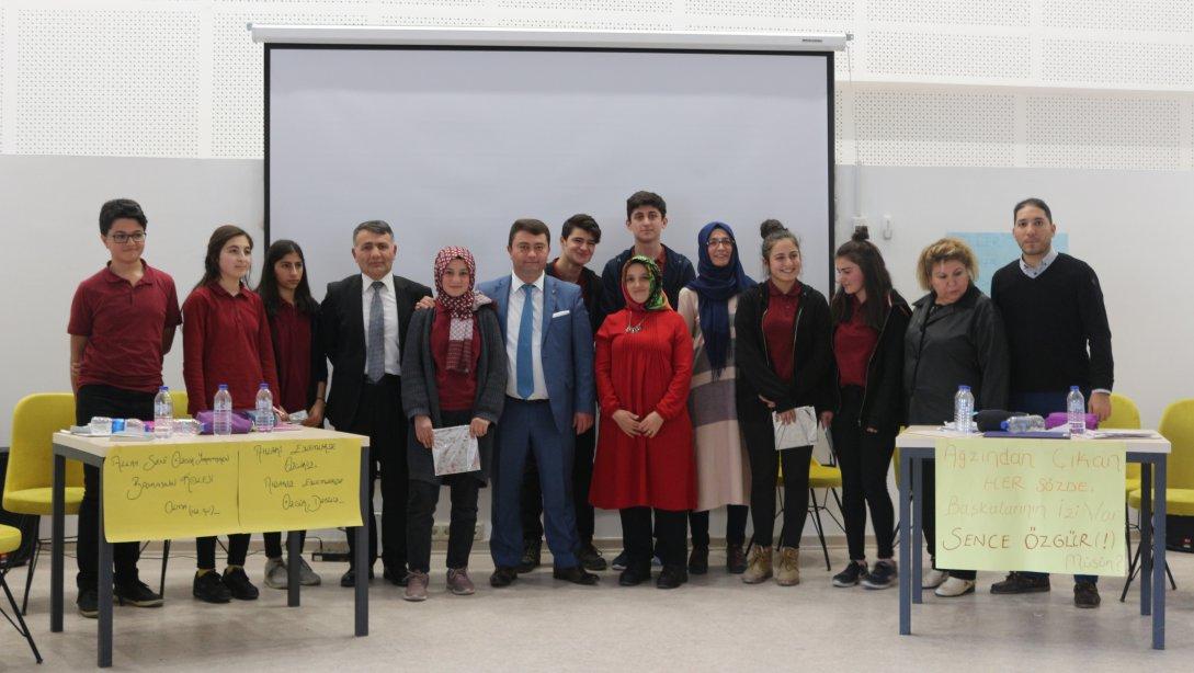 Şehit Fahrettin Boyraz Anadolu Lisesi'nde Münazara.