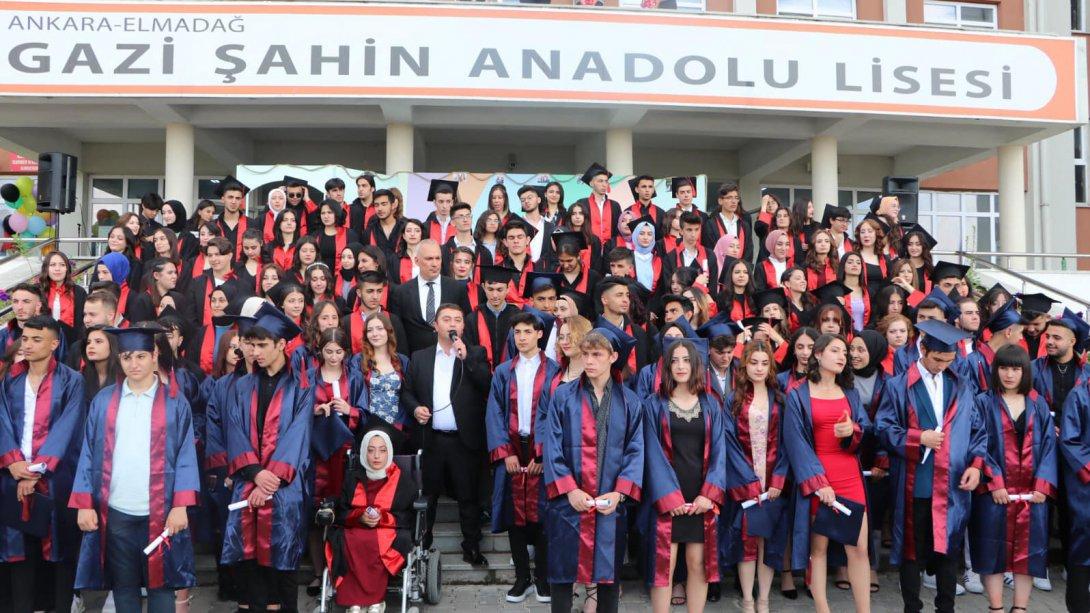 Gazi Şahin Anadolu Lisesinin Mezuniyet Töreni