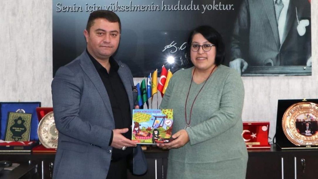  Yazar İlknur Artuğ, Müdürümüz Aytaç Özel'i Ziyaret Etti