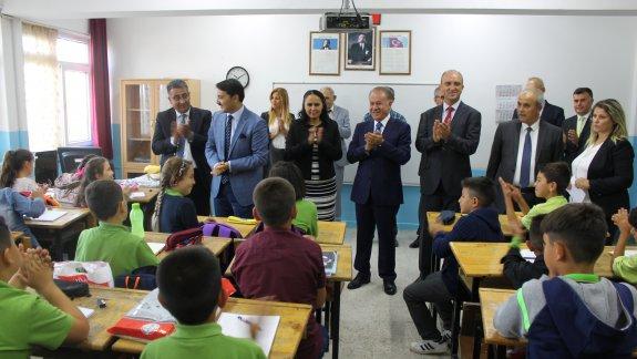 2018-2019 Eğitim-Öğretim Yılı Açılışı Dr. Ahmet Kazım Mıhçıoğlu İlkokulunda Yapıldı